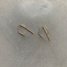 Load image into Gallery viewer, Circle Threader Earrings