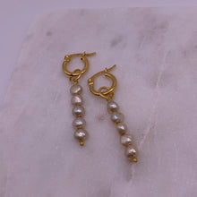 Load image into Gallery viewer, Fresh Water Pearls Hoop Earrings
