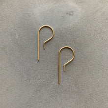 Load image into Gallery viewer, P shape open hoop Earrings
