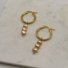 Load image into Gallery viewer, Pink Fresh Water Pearls Hoop Earrings
